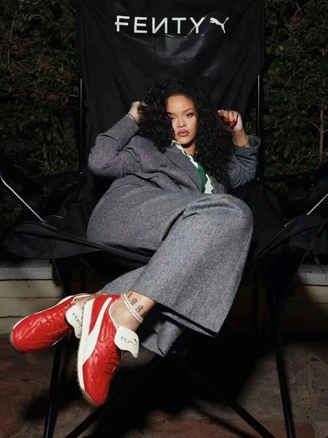 ！Rihanna、NewJeans联名款释出AG旗舰厅Lisa、王嘉尔加持LV潮鞋出圈(图7)