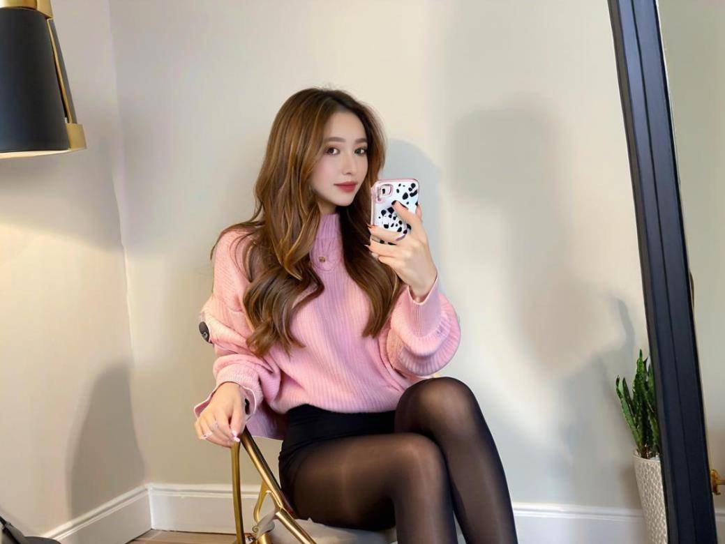 性感简直是职场女性的搭配利器！AG旗舰厅经典黑色粗跟单鞋神秘