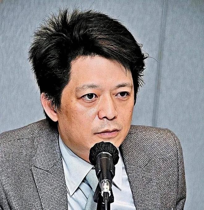 败家族内斗血亏40亿都是红颜祸水惹的祸AG旗舰厅app“一代鞋王”达芙妮衰(图12)