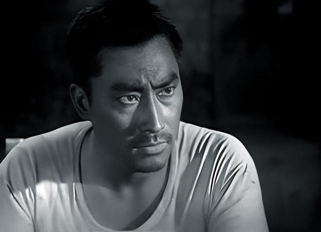 事 6次让角成模范演员 两任妻子都贤惠AG旗舰厅网关于中叔皇 你不知道的9件(图8)