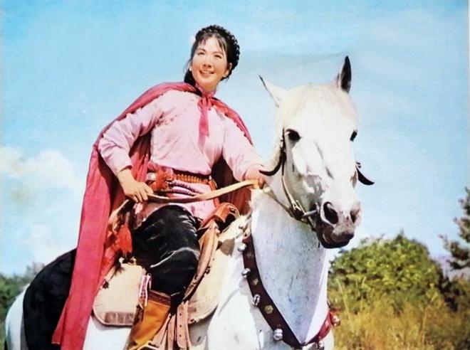 事 6次让角成模范演员 两任妻子都贤惠AG旗舰厅网关于中叔皇 你不知道的9件(图21)