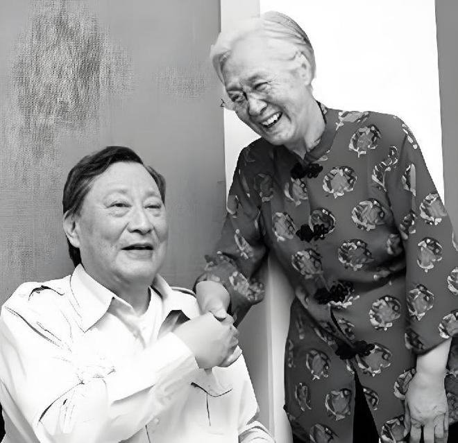 事 6次让角成模范演员 两任妻子都贤惠AG旗舰厅网关于中叔皇 你不知道的9件(图36)