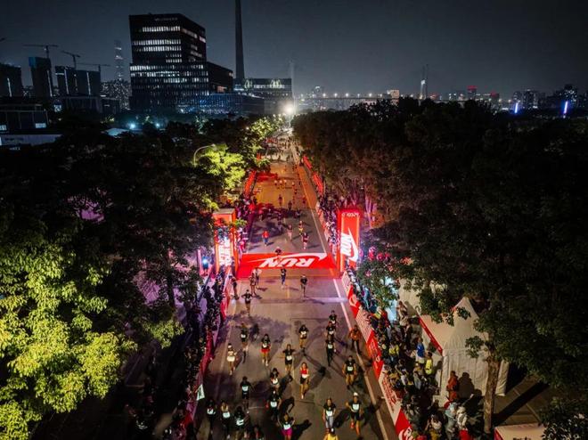 在为女跑者做什么｜内有福利AG旗舰厅网站首页耐克(图15)
