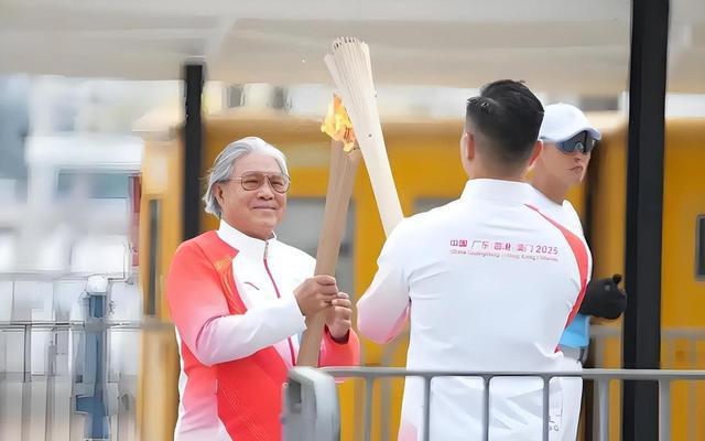 9岁的父亲霍震霆如今还能再次为霍家“争光”AG旗舰厅·(中国)网站霍启刚未曾料到