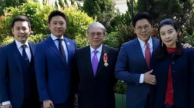 9岁的父亲霍震霆如今还能再次为霍家“争光”AG旗舰厅·(中国)网站霍启刚未曾料到他7(图18)